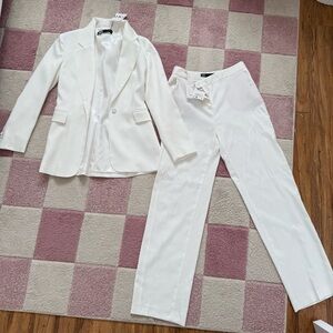 NWT-White Zara suit set
